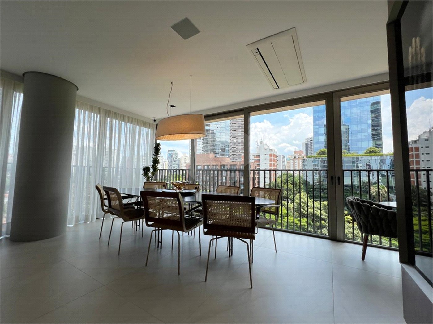 Apartamento à venda com 3 suítes em Vila Olímpia, São Paulo, SP