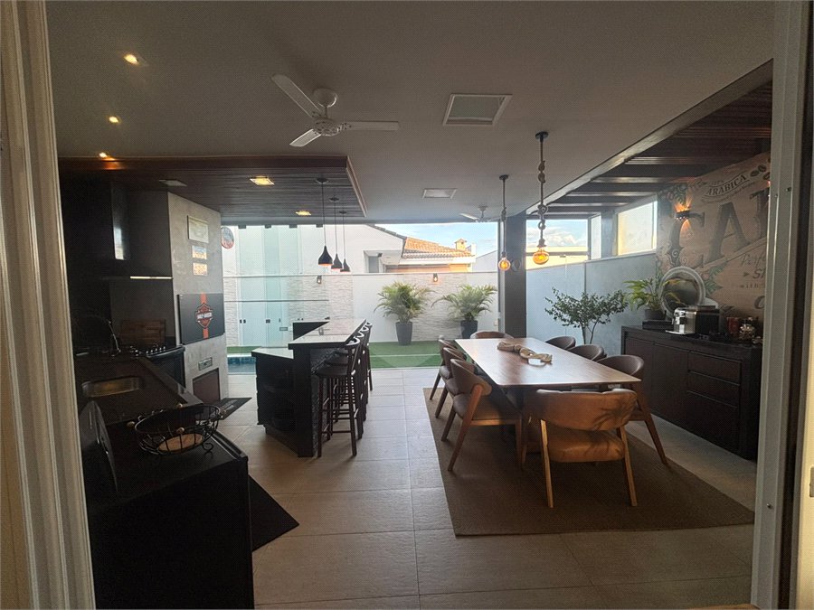 Casa à venda com 3 suítes no condomínio Residencial Chácara Ondina, Sorocaba - SP