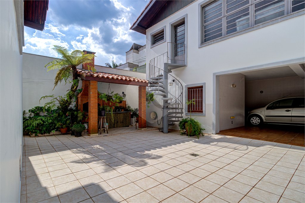 Casa à venda com 3 quartos, sendo 1 suíte, em Alto da Boa Vista, São Paulo, SP