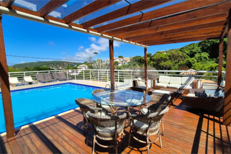 Casa à venda com 6 quartos, sendo 4 suítes, em Ferradura, Armação dos Búzios, RJ