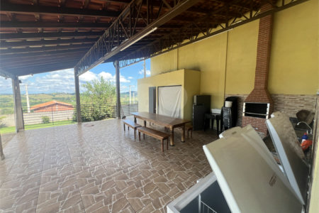 Casa à venda com 4 quartos, sendo 1 suíte, em Mato Seco, Itapetininga, SP