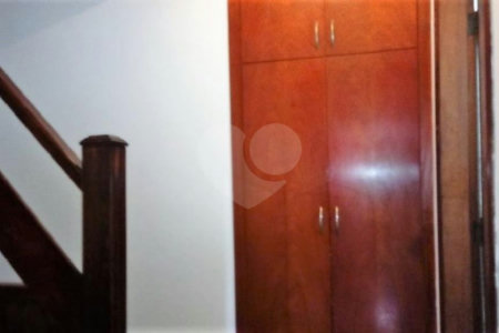 Sobrado à venda com 4 quartos, sendo 2 suítes, em Vila Nivi, São Paulo, SP