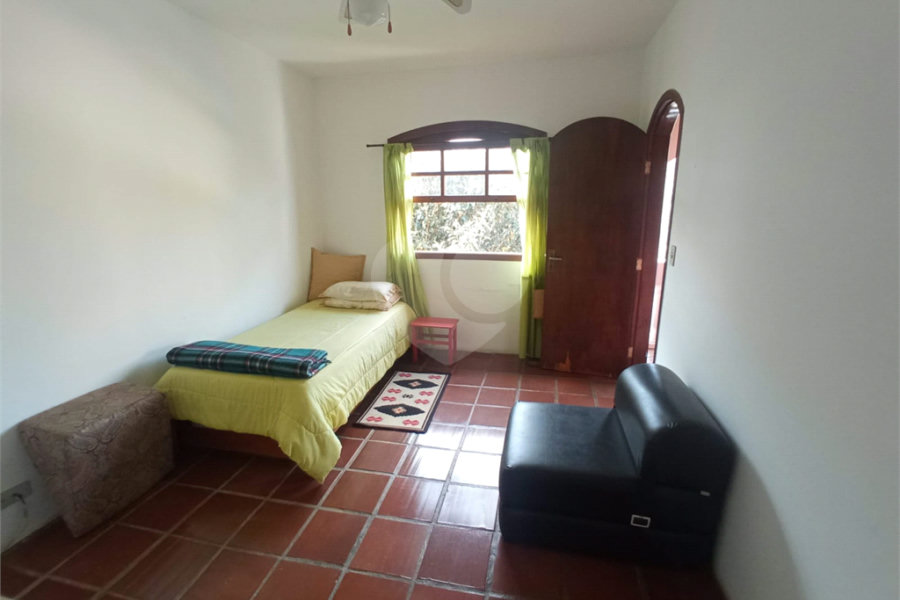 Casa à venda com 4 quartos, sendo 1 suíte, no condomínio Alpes da Cantareira, Mairiporã - SP