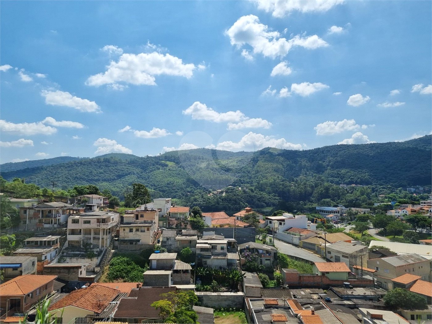 Casa à venda com 3 quartos, sendo 1 suíte, em Serra da Cantareira, Mairiporã, SP
