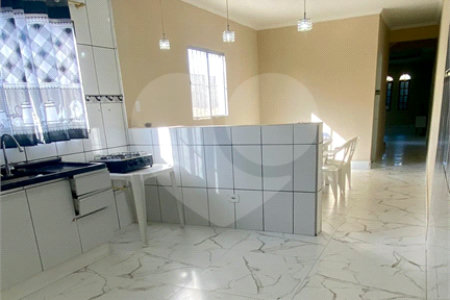 Casa à venda com 4 quartos, sendo 1 suíte,  em Jardim Pinheirinho, Itaquaquecetuba, SP