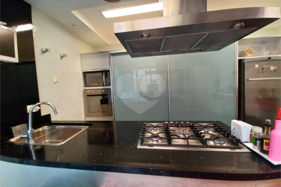 Casa à venda com 3 suítes no condomínio Maison Montparnasse, São Paulo - SP