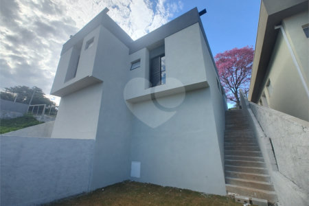 Casa à venda com 2 quartos, sendo 1 suíte, em Jardim Santo Antônio, Atibaia, SP