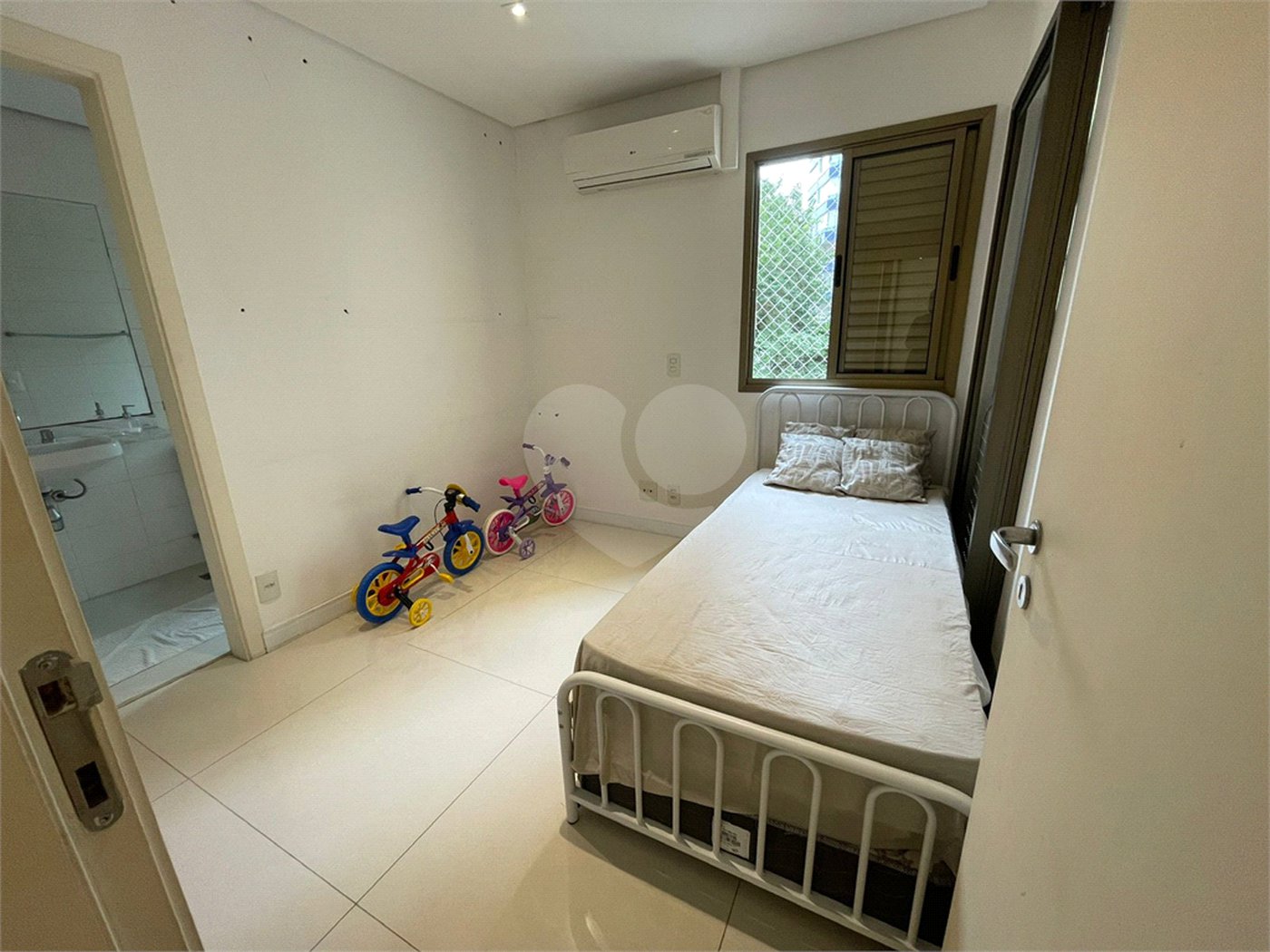 Apartamento à venda com 3 suítes em Brooklin Paulista, São Paulo, SP