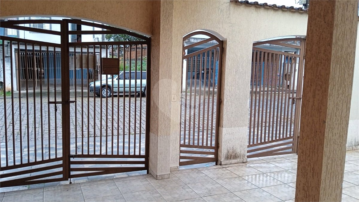 Casa à venda com 4 quartos em Parque Maria Helena, Suzano, SP