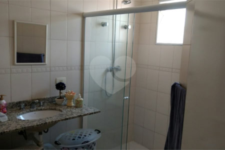Casa à venda com 3 quartos, sendo 1 suíte, no condomínio Residencial Água Fria, São Paulo - SP