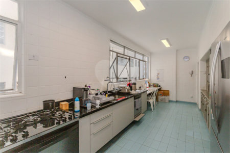 Apartamento à venda com 4 quartos, sendo 1 suíte, em Santa Cecília, São Paulo, SP