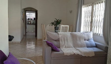 Casa Térrea à venda com 4 quartos, sendo 1 suíte,  em Jardim Regina, São Paulo, SP