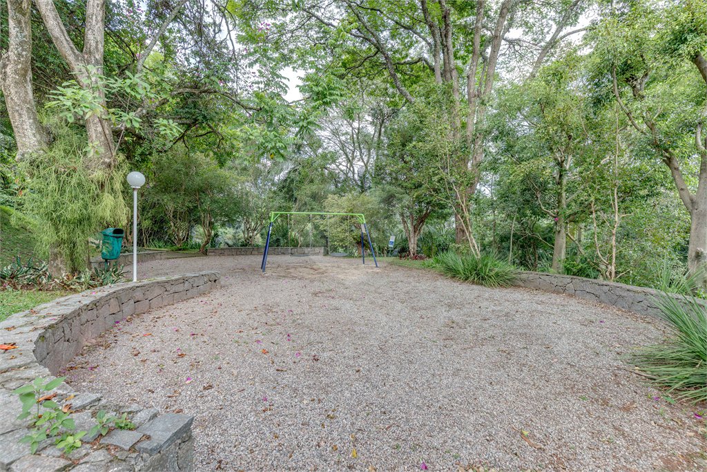 Casa à venda com 4 suítes no condomínio Granja do Morumbi, São Paulo - SP