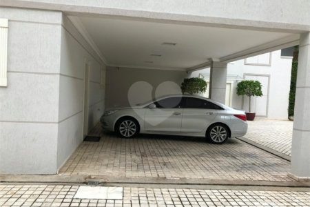 Casa em condomínio à venda com 4 quartos, sendo 6 suítes, em Fazenda Morumbi, São Paulo, SP