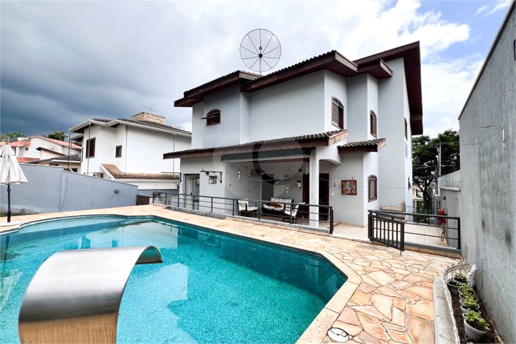 Casa à venda com 4 quartos, sendo 2 suítes,  no condomínio Villaggio Capriccio, Louveira - SP