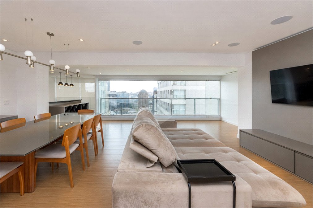 Apartamento à venda com 4 quartos, sendo 3 suítes, em Chácara Santo Antônio (zona Sul), São Paulo, SP