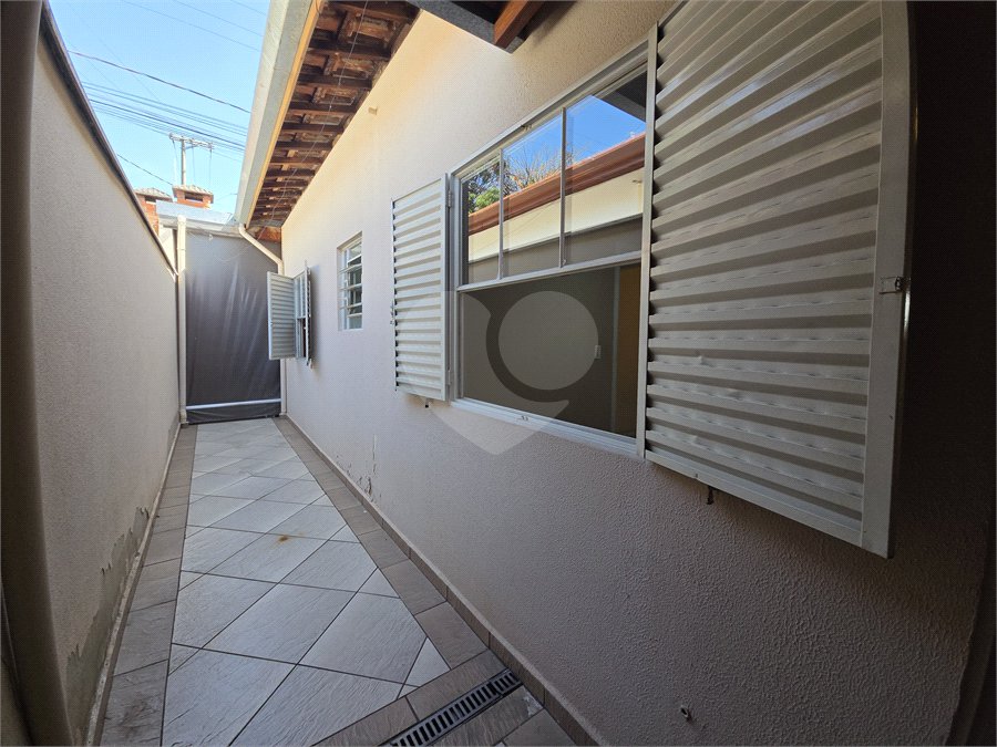 Casa à venda com 3 quartos, sendo 1 suíte, no condomínio Parque das Árvores, Sorocaba - SP