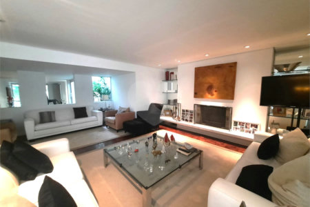 Casa para alugar com 4 quartos, sendo 2 suítes,  em Alto da Boa Vista, São Paulo, SP