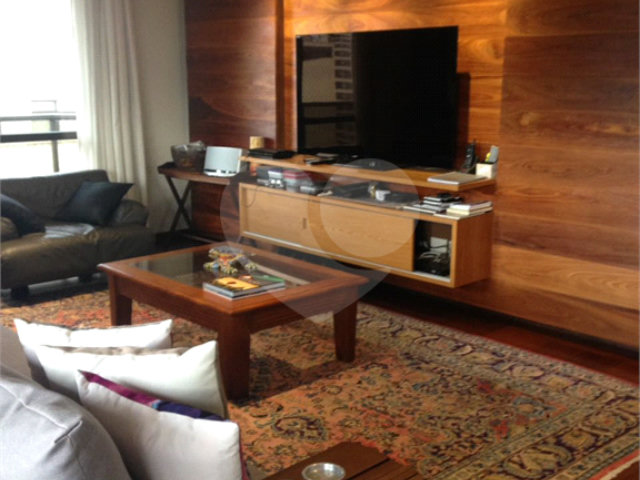 Apartamento à venda com 4 quartos, sendo 3 suítes,  em Santana, São Paulo, SP