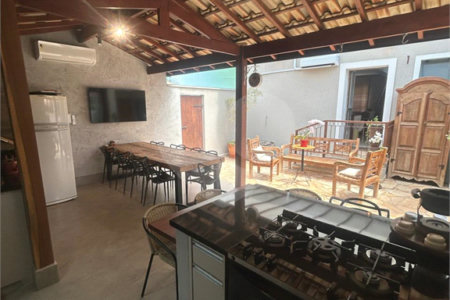 Casa à venda com 3 suítes no condomínio Braziliana, Valinhos - SP