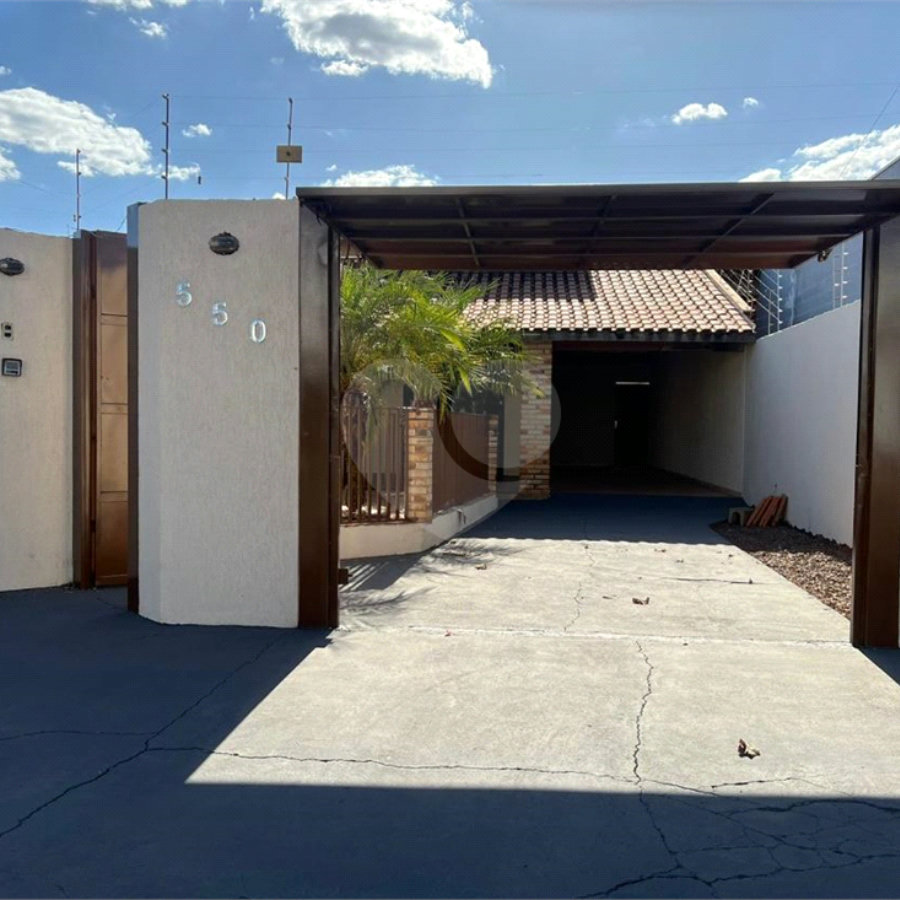 Casa à venda com 3 quartos, sendo 1 suíte, em Ipê, Três Lagoas, MS