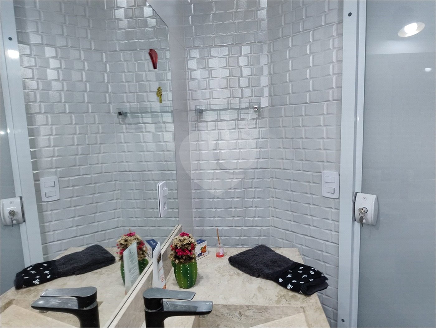 Casa à venda com 3 quartos, sendo 2 suítes, em Capela, Vinhedo, SP