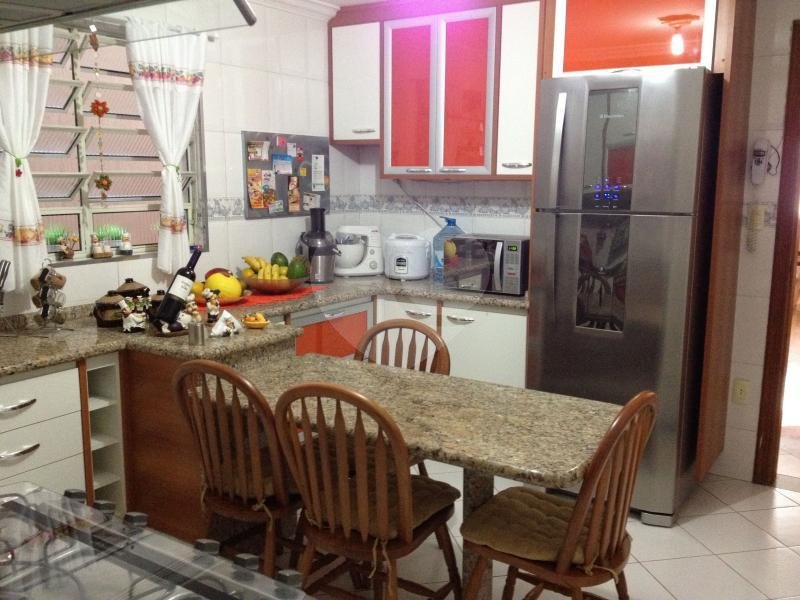 Sobrado à venda com 3 quartos, sendo 1 suíte, em Vila Nova Cachoeirinha, São Paulo, SP