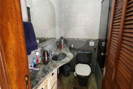 Casa à venda com 3 quartos, sendo 1 suíte, no Centro, Vinhedo, SP
