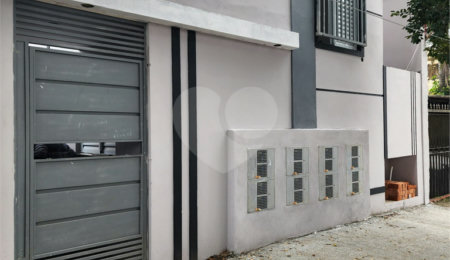 Casa à venda com 2 quartos, sendo 1 suíte,  no condomínio Residencial Sanches, São Paulo - SP