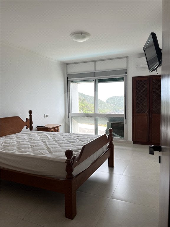 Apartamento à venda ou para alugar com 3 quartos, sendo 1 suíte, em Enseada, Guarujá, SP