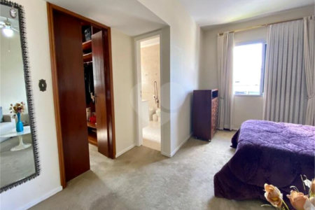 Sobrado à venda com 4 quartos, sendo 1 suíte,  em Jardim São Bento, São Paulo, SP