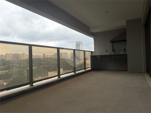 Apartamento à venda com 3 suítes em Campo Belo, São Paulo, SP