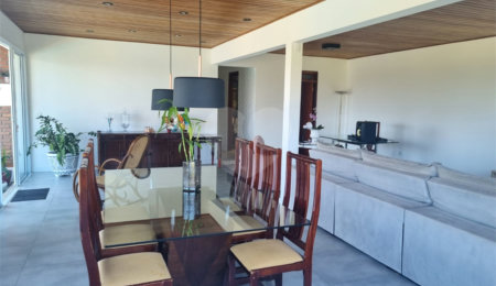 Casa à venda com 3 quartos, sendo 1 suíte,  no condomínio Alpes da Cantareira, Mairiporã - SP
