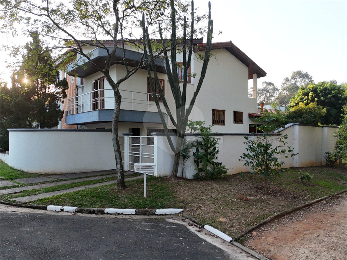 Casa à venda com 6 quartos, sendo 5 suítes, no condomínio Ibiti do Paço, Sorocaba - SP