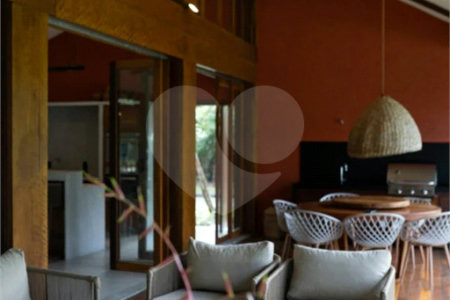 Casa à venda com 4 suítes, no Centro / Arraial D'ajuda, Porto Seguro, BA