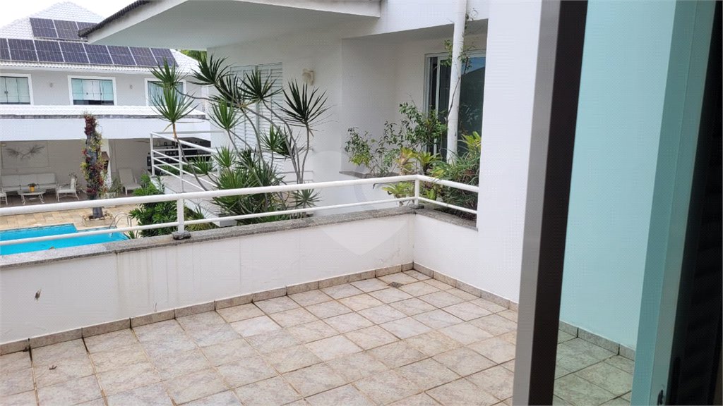 Casa à venda com 4 quartos, sendo 2 suítes, no condomínio Crystal Lake, Rio de Janeiro - RJ