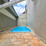 Casa à venda com 3 quartos, sendo 1 suíte, no condomínio Rafaela I, São Paulo - SP