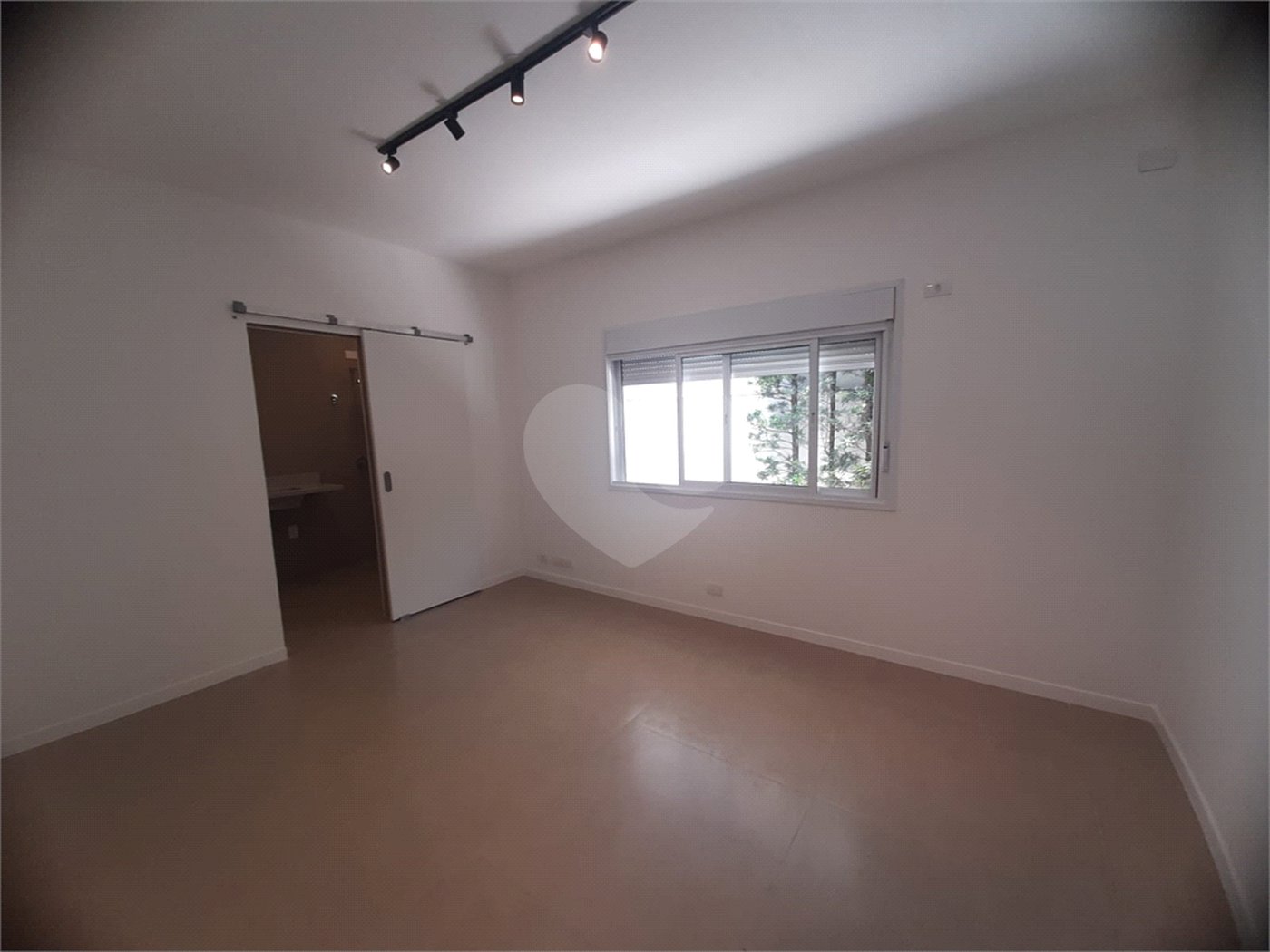 Casa Térrea à venda ou para alugar com 4 suítes em Jardim São Bento, São Paulo, SP
