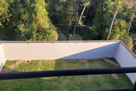 Casa à venda com 3 quartos, sendo 2 suítes, no condomínio Reserva dos Jatobás, Louveira - SP