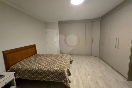 Casa à venda com 3 quartos, sendo 1 suíte, em Santa Teresinha, São Paulo, SP
