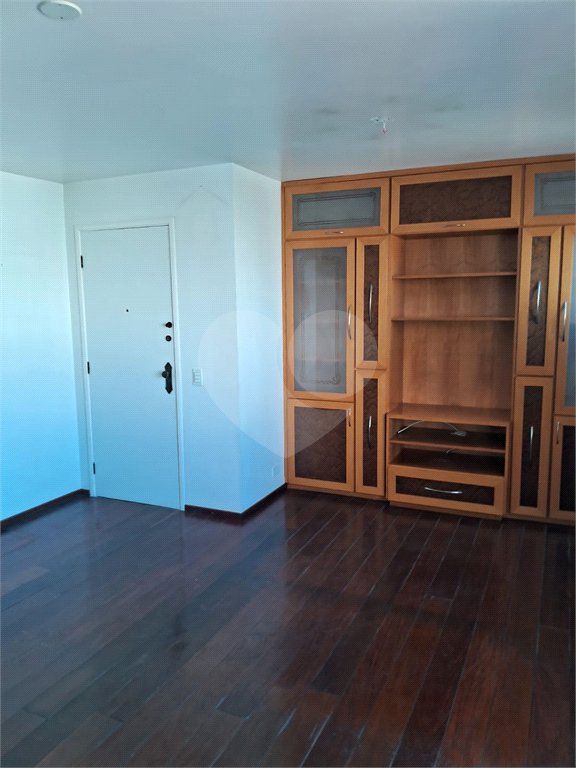 Apartamento à venda com 3 quartos, sendo 1 suíte,  em Vila Mariana, São Paulo, SP