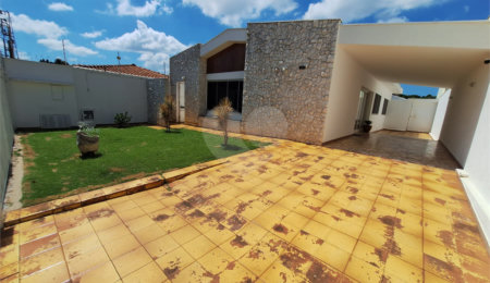 Casa à venda com 3 quartos, sendo 1 suíte,  em Vila Prado, São Carlos, SP