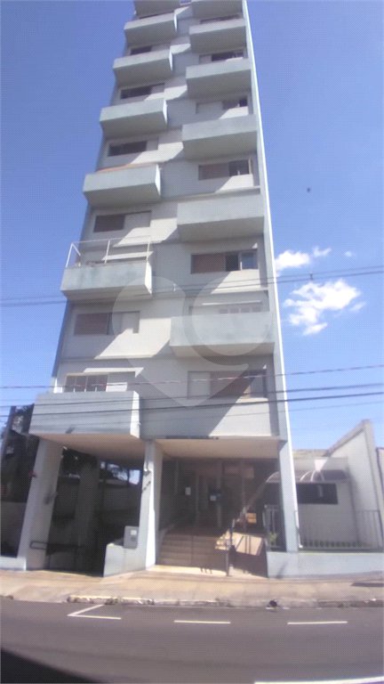 Apartamento no Condomínio Vila Rica.