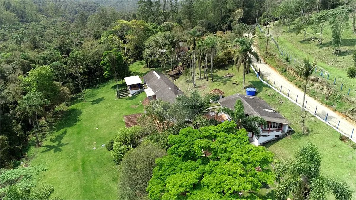 Sítio à venda com 8 quartos, sendo 4 suítes, em Taiaçupeba, Mogi das Cruzes, SP