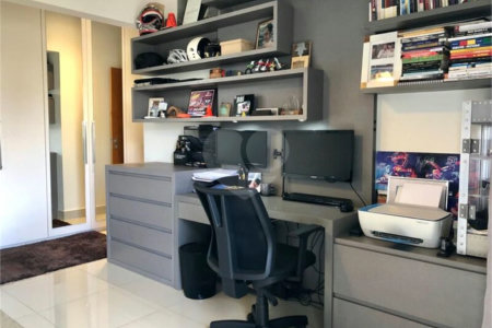 Casa à venda com 4 quartos, sendo 3 suítes, no condomínio Residencial Terra Nobre, Indaiatuba - SP