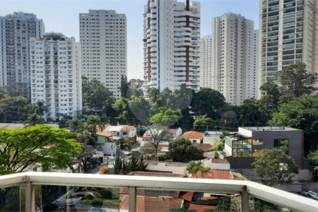 Apartamento à venda com 3 quartos, sendo 1 suíte, em Jardim Marajoara, São Paulo, SP