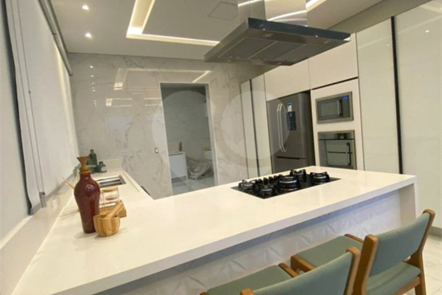 Casa à venda com 4 suítes no condomínio Genessis 2, Santana de Parnaíba - SP