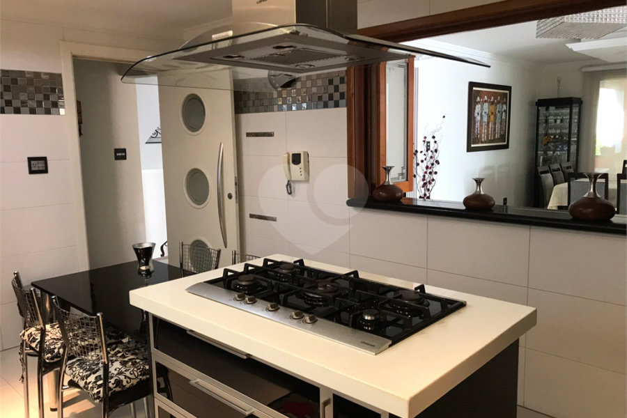 Sobrado à venda com 4 quartos, sendo 3 suítes, em Jardim França, São Paulo, SP