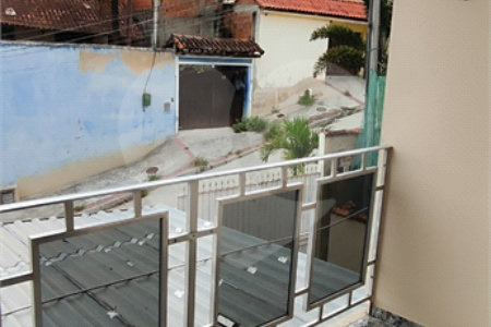 Casa à venda com 5 quartos, sendo 3 suítes, no condomínio Village Texeira Campos, Rio de Janeiro - RJ
