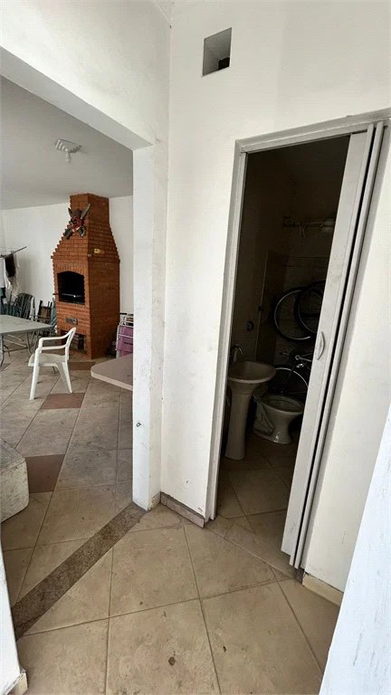 Sobrado à venda com 6 quartos, sendo 1 suíte, em Sumarezinho, São Paulo, SP